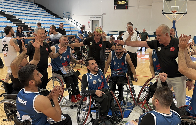 TOSYALI İSKENDERUN ESK AVRUPA ŞAMPİYONU